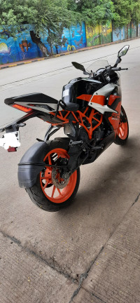 Black KTM RC 200