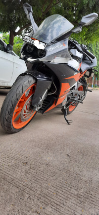 Black KTM RC 200