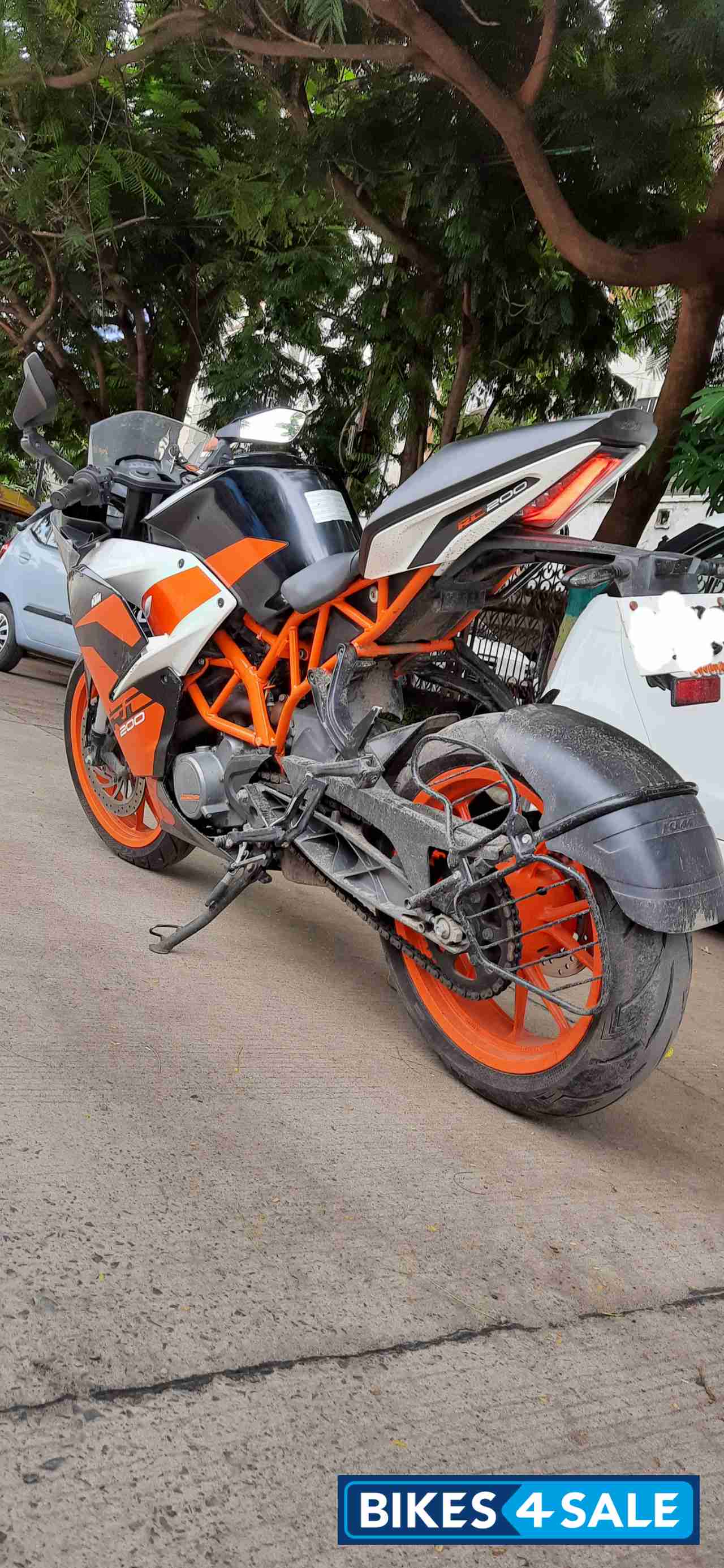 Black KTM RC 200