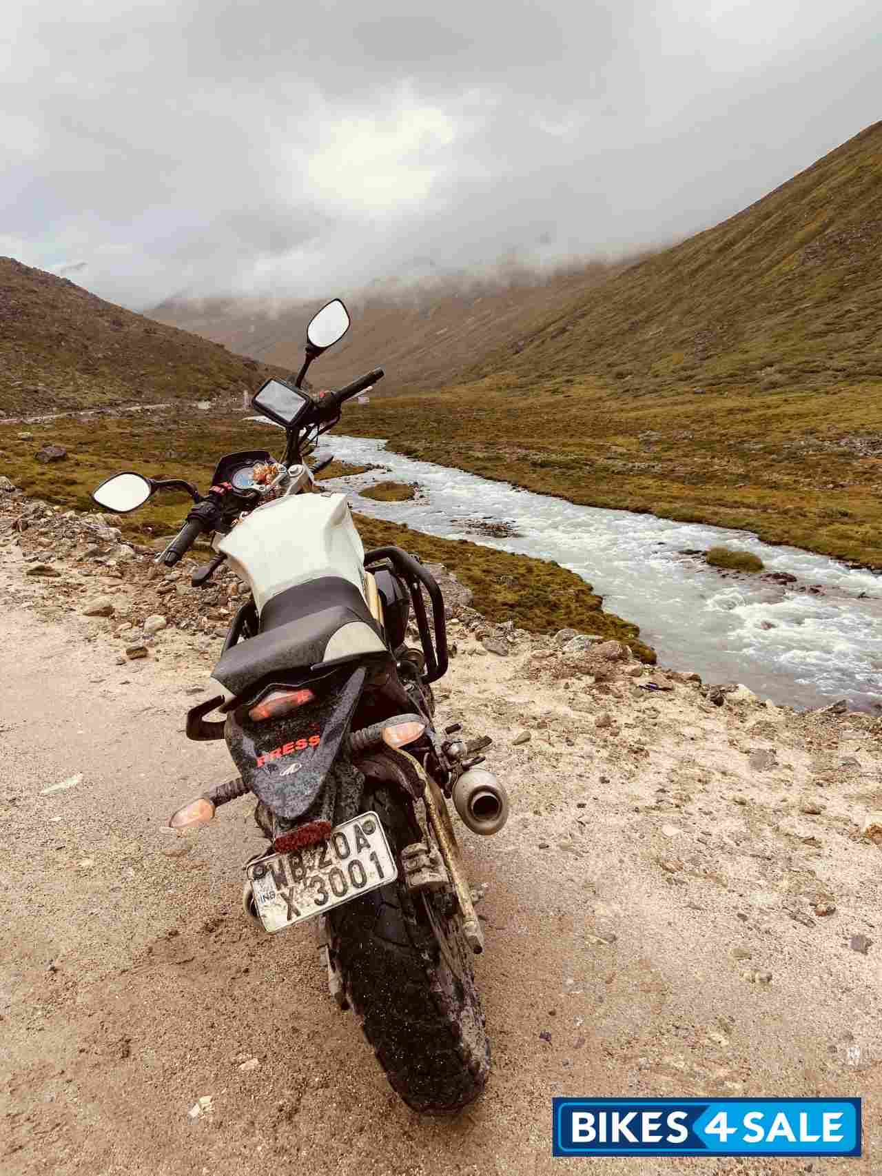 Mahindra Mojo XT 300