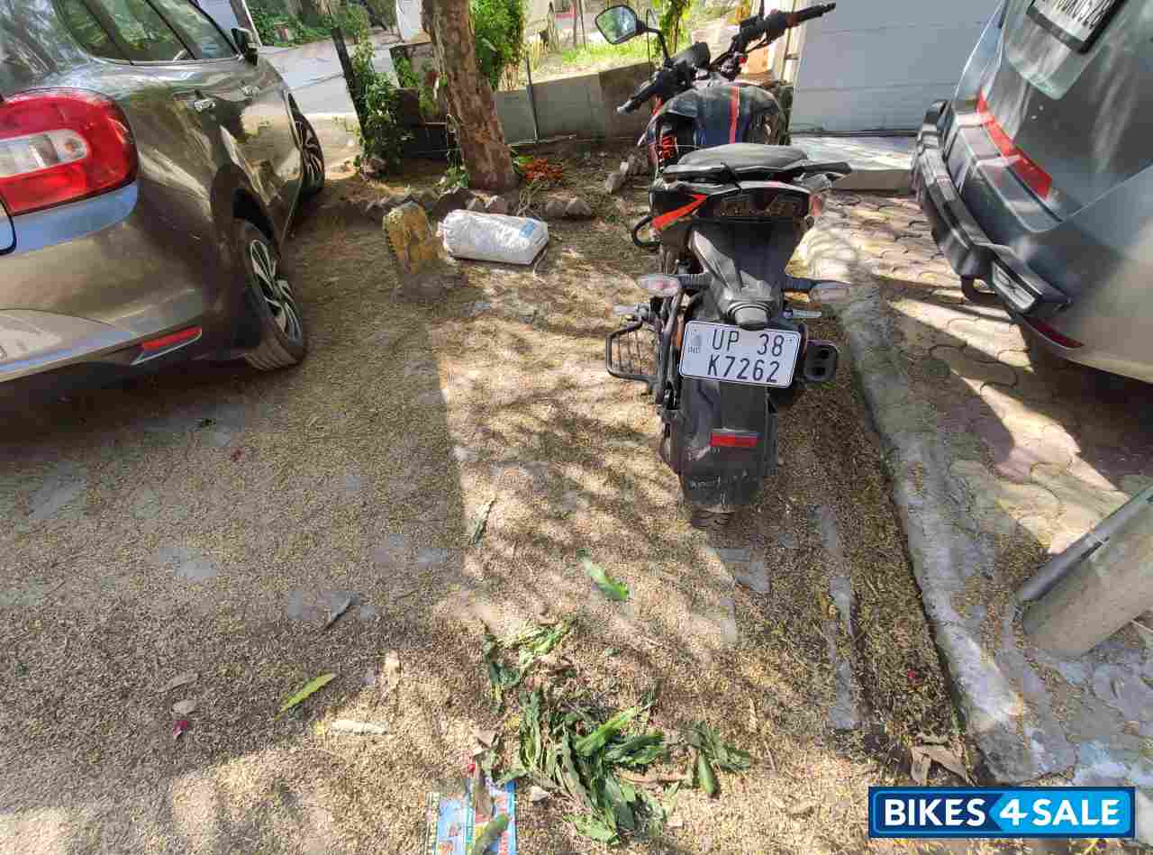 Black TVS Apache RTR 200 4V