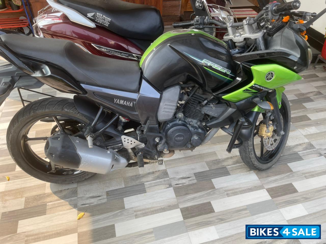 Green Black Yamaha Fazer