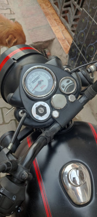 Royal Enfield Classic Stealth Black