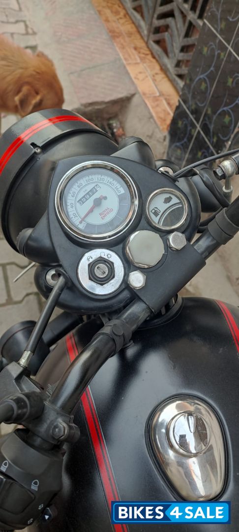 Royal Enfield Classic Stealth Black