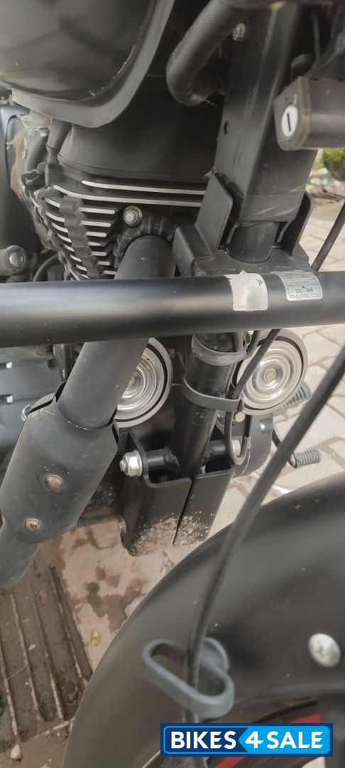 Royal Enfield Classic Stealth Black