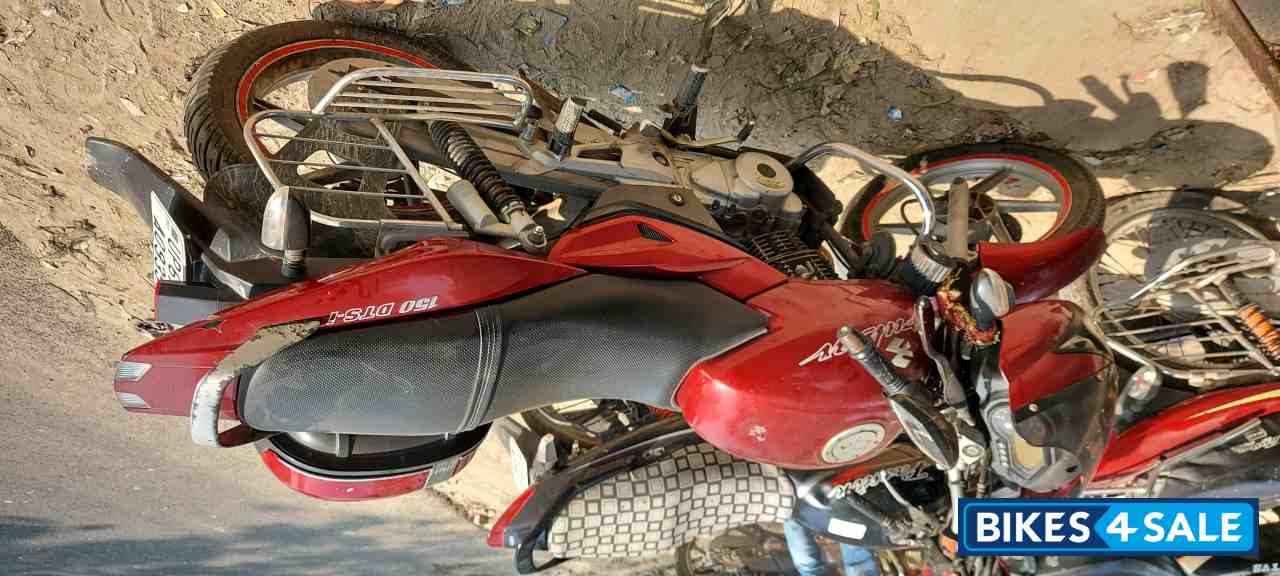 Red Bajaj Pulsar 150 DTSi