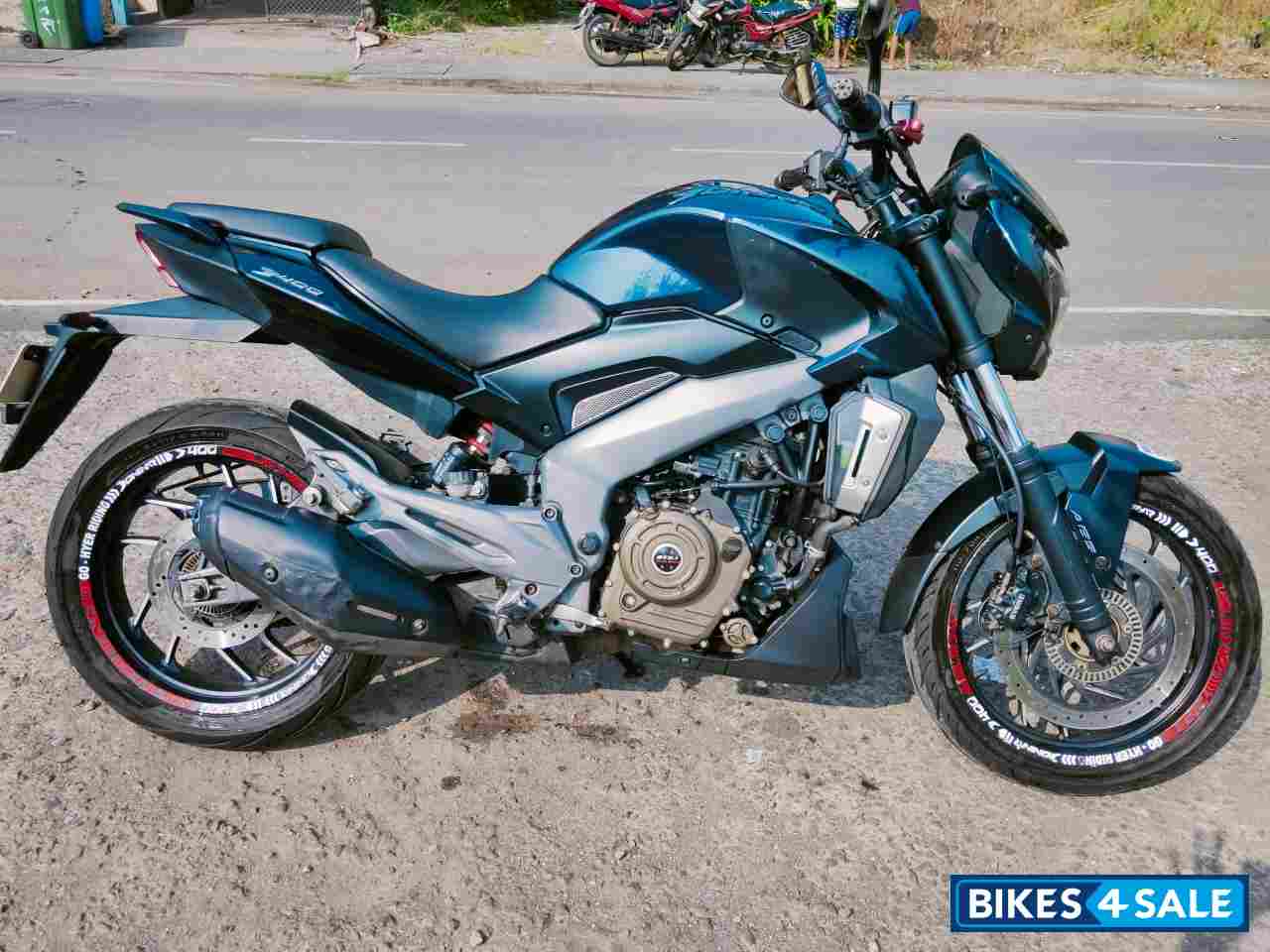 Blue Bajaj Dominar 400 Disc