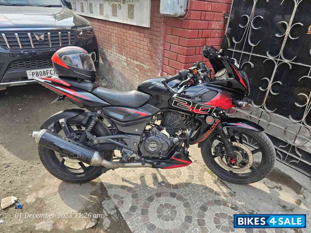 Bajaj Pulsar 220 DTSFi