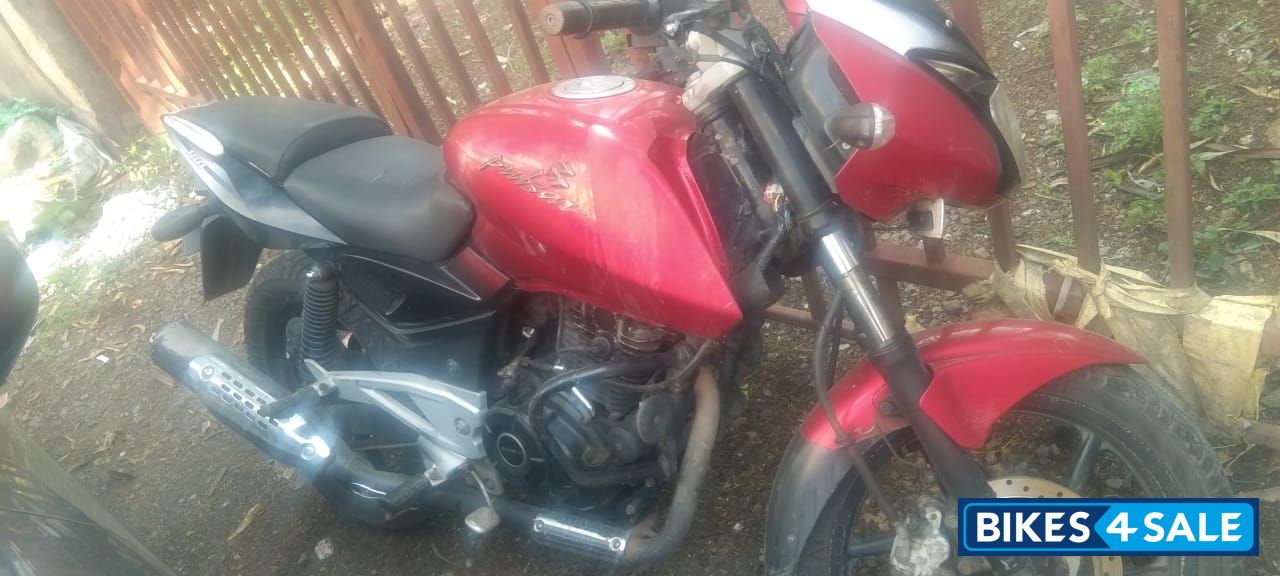 Red Bajaj Pulsar 180