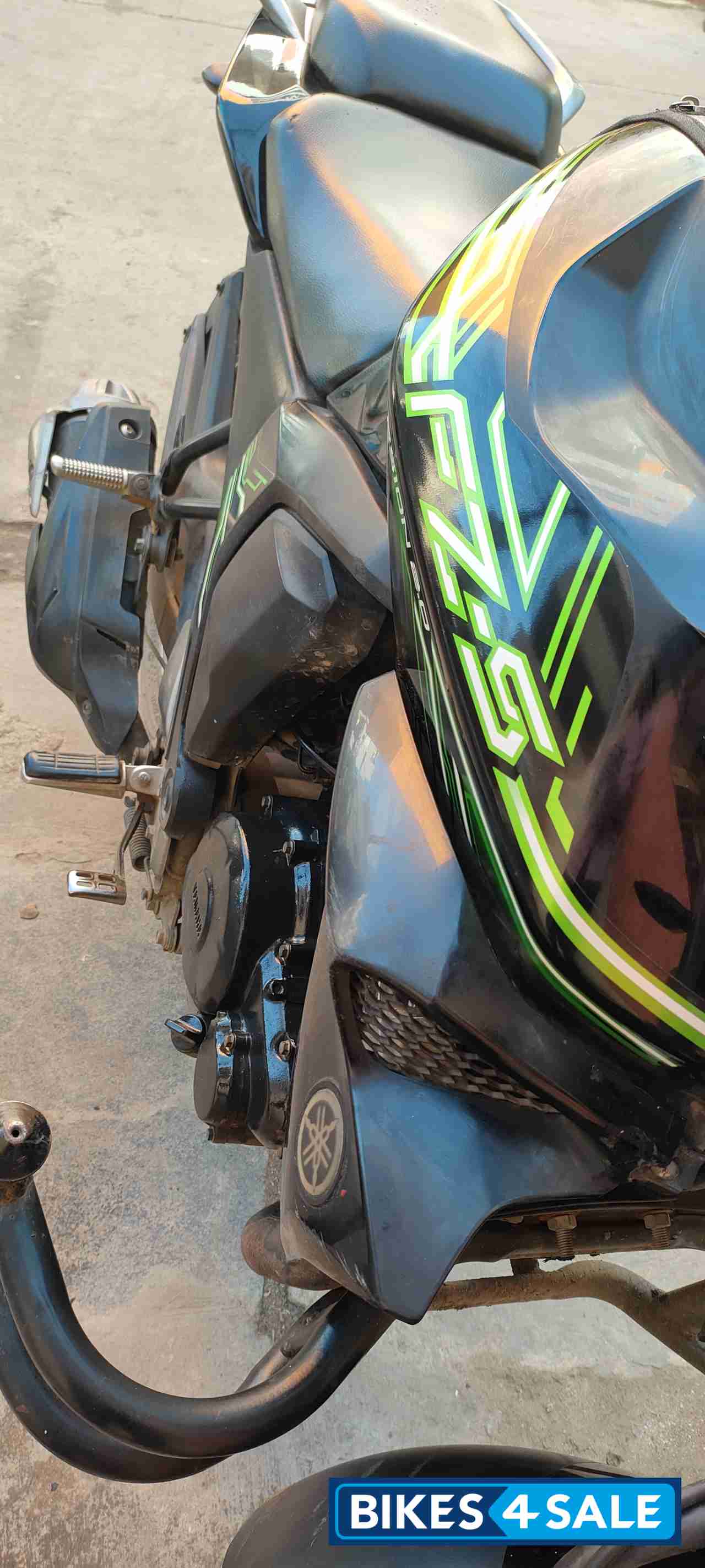 Green And Black Yamaha FZ-S FI V2