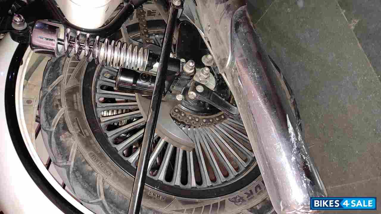 Ash (white) Royal Enfield Classic 350 Ash (white) Royal Enfield Classic 350