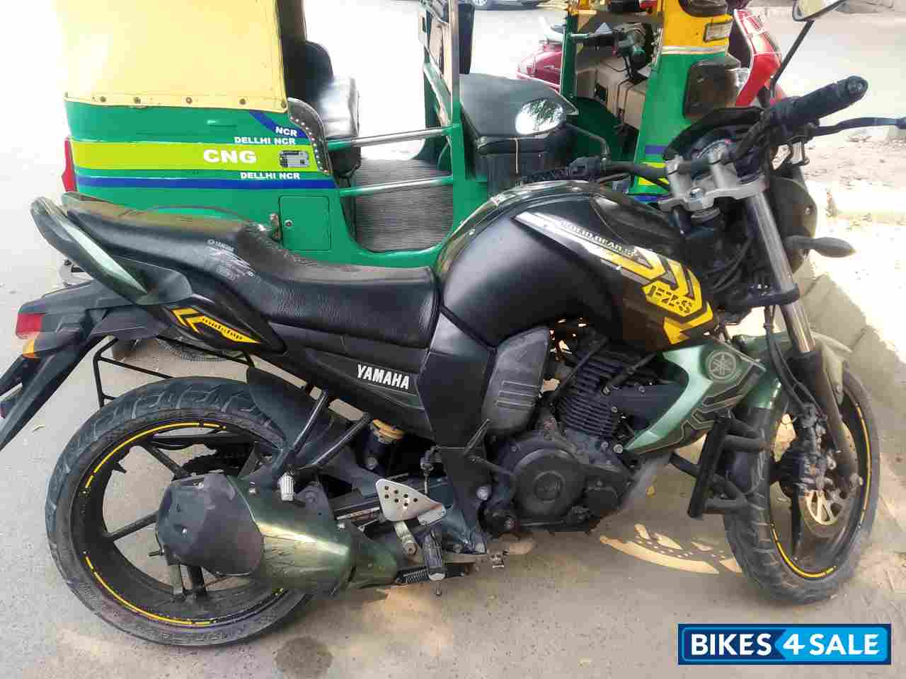 Green Yamaha FZ-S
