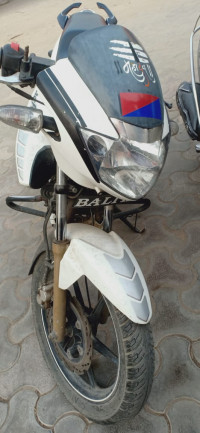 White TVS Apache RTR 180