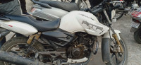 White TVS Apache RTR 180
