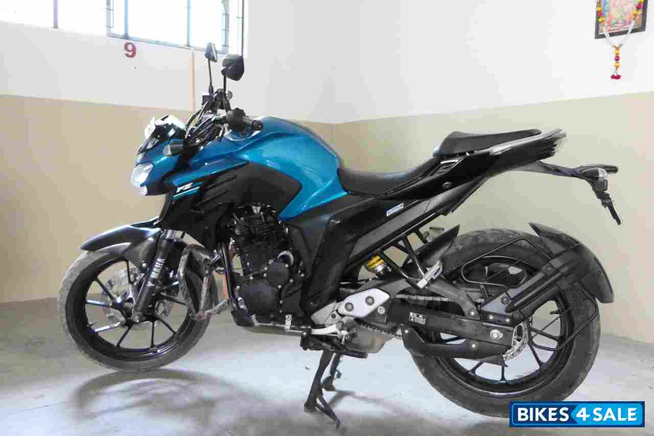 Yamaha FZ25