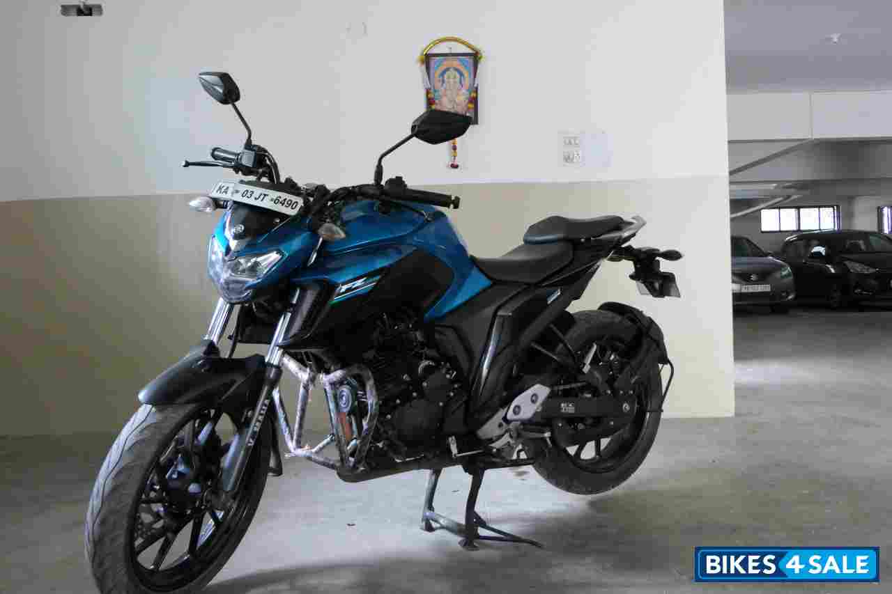 Yamaha FZ25