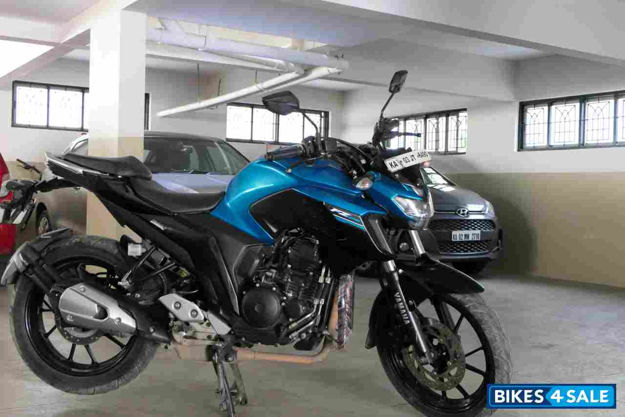 Yamaha FZ25