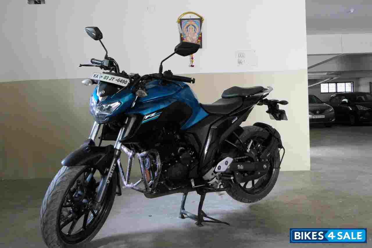 Yamaha FZ25