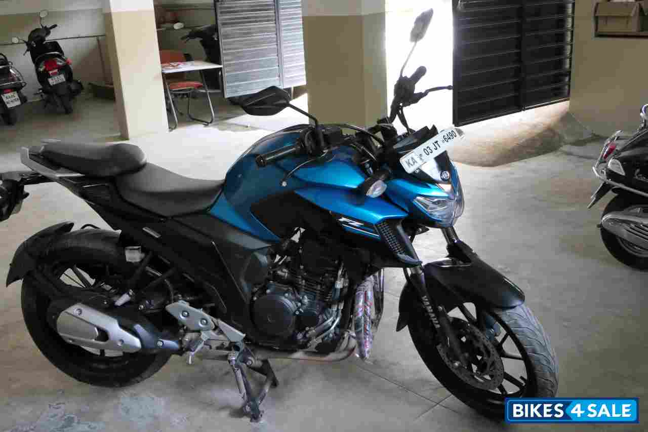 Yamaha FZ25