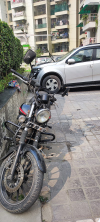 Bajaj Avenger Street 220