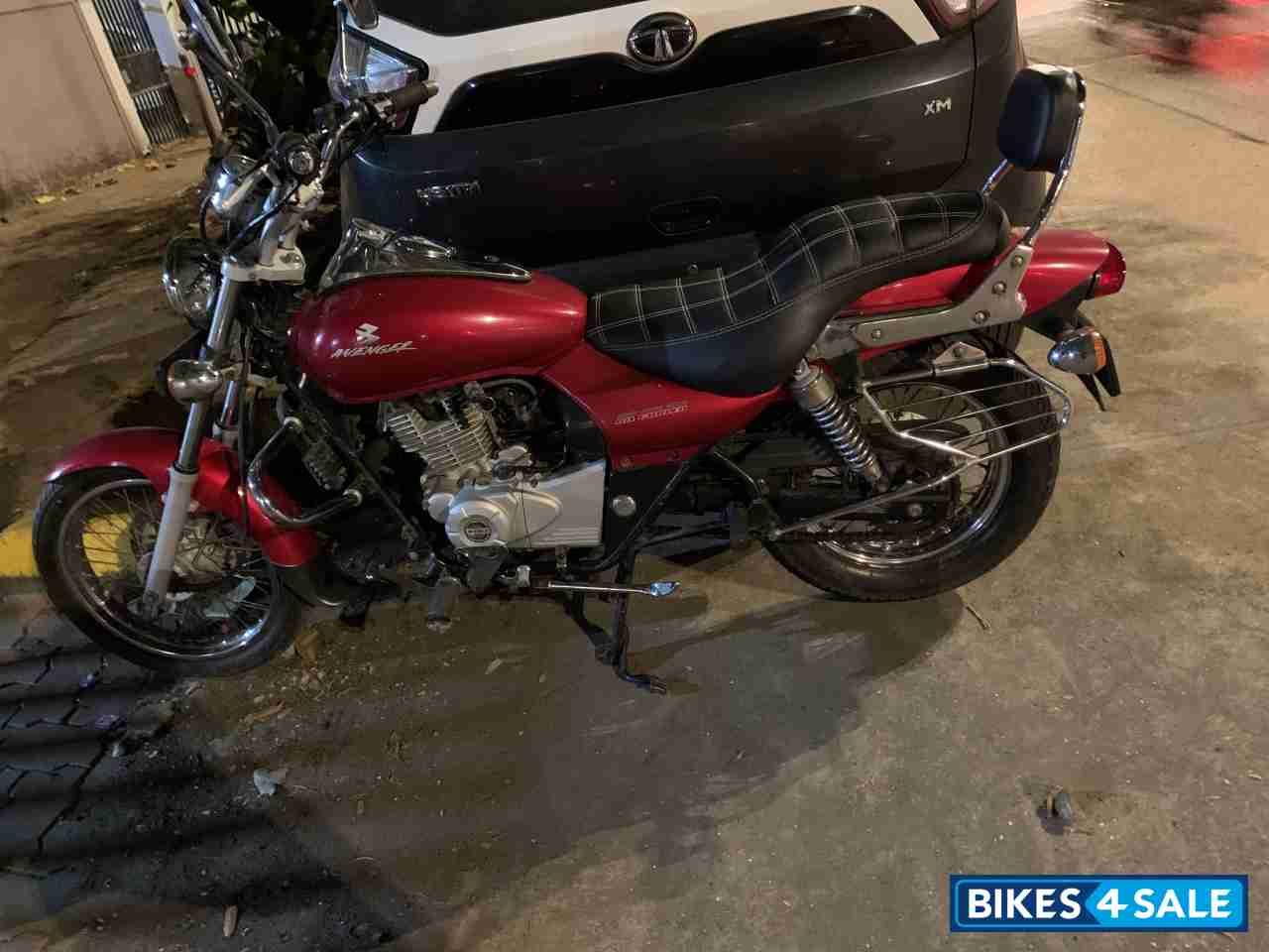 Bajaj Avenger 220 DTS-i