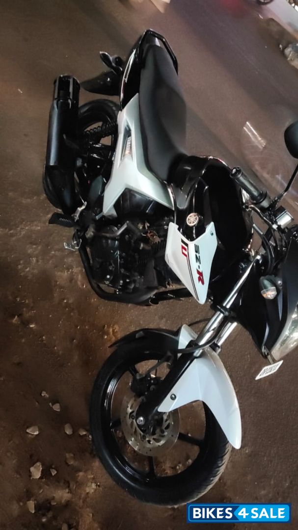 Black Silver Yamaha SZ-R