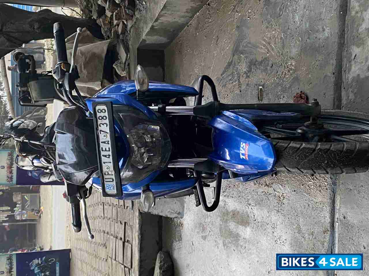 Blue TVS Apache RTR 160 4V