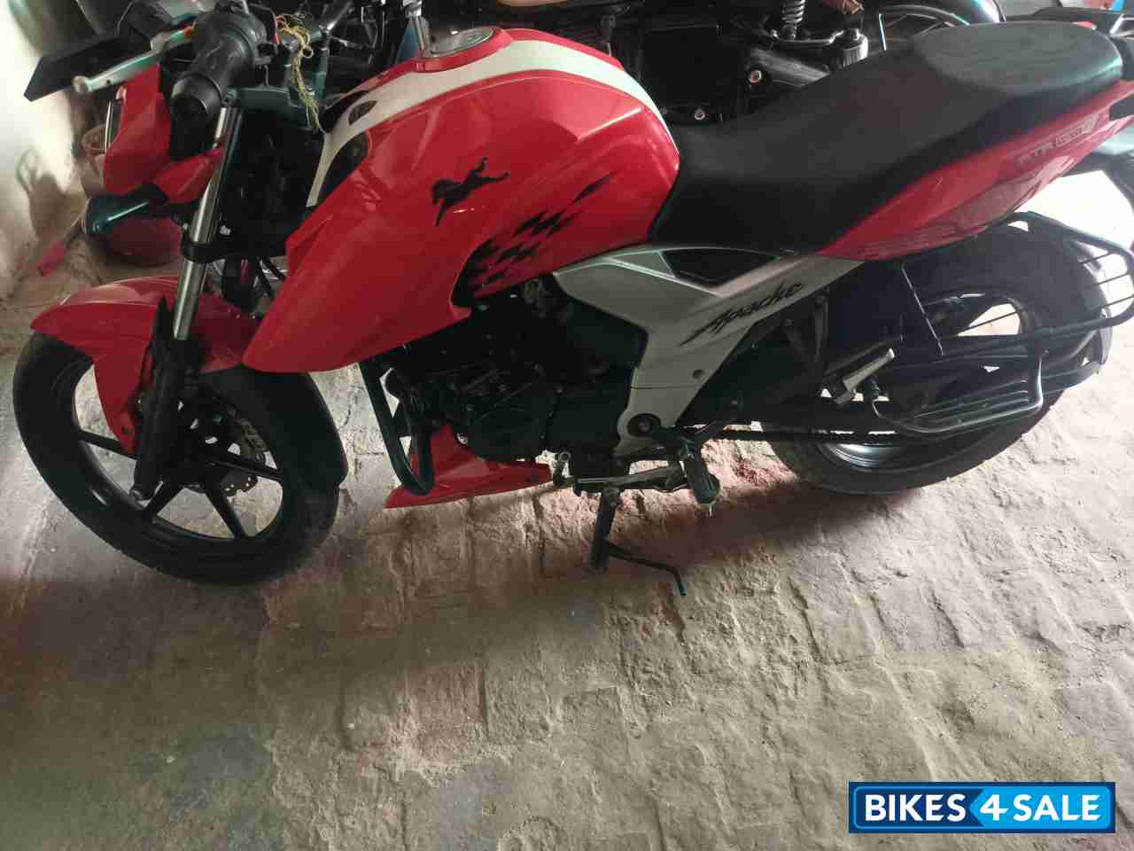 TVS Apache RTR 160 4V