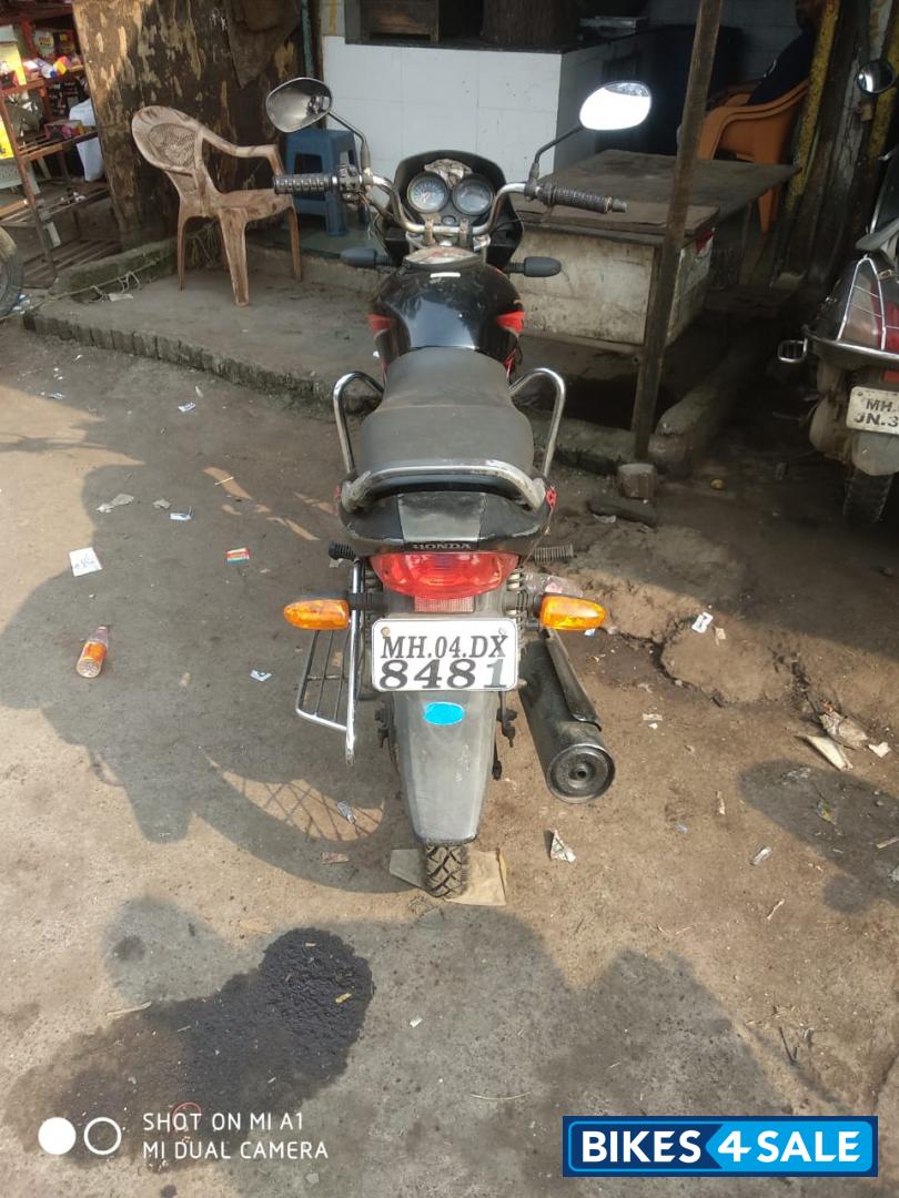 Black Honda CB Shine