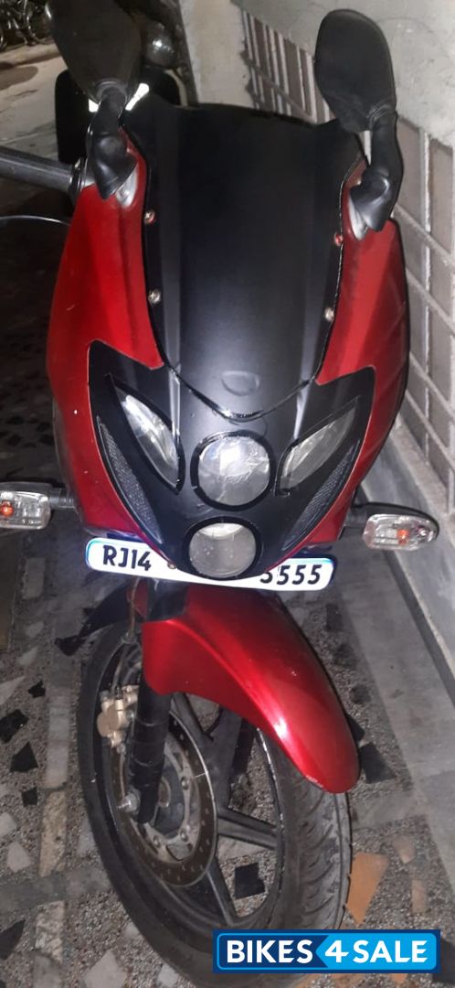 Red Bajaj Pulsar 220 DTSi