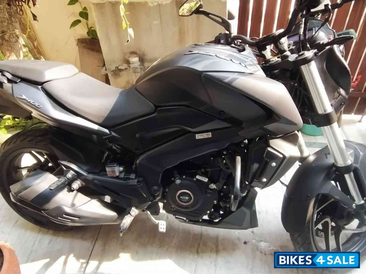 Charcoal.black Bajaj Dominar 400 ABS BS6