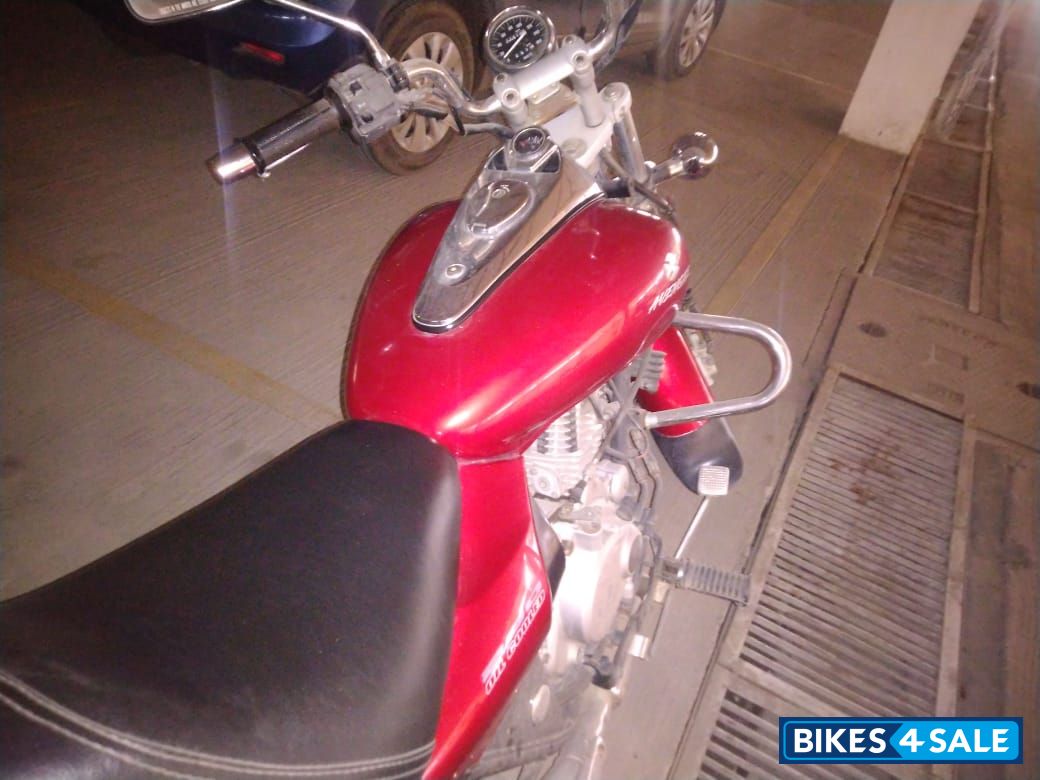 Bajaj Avenger 200 DTS-i