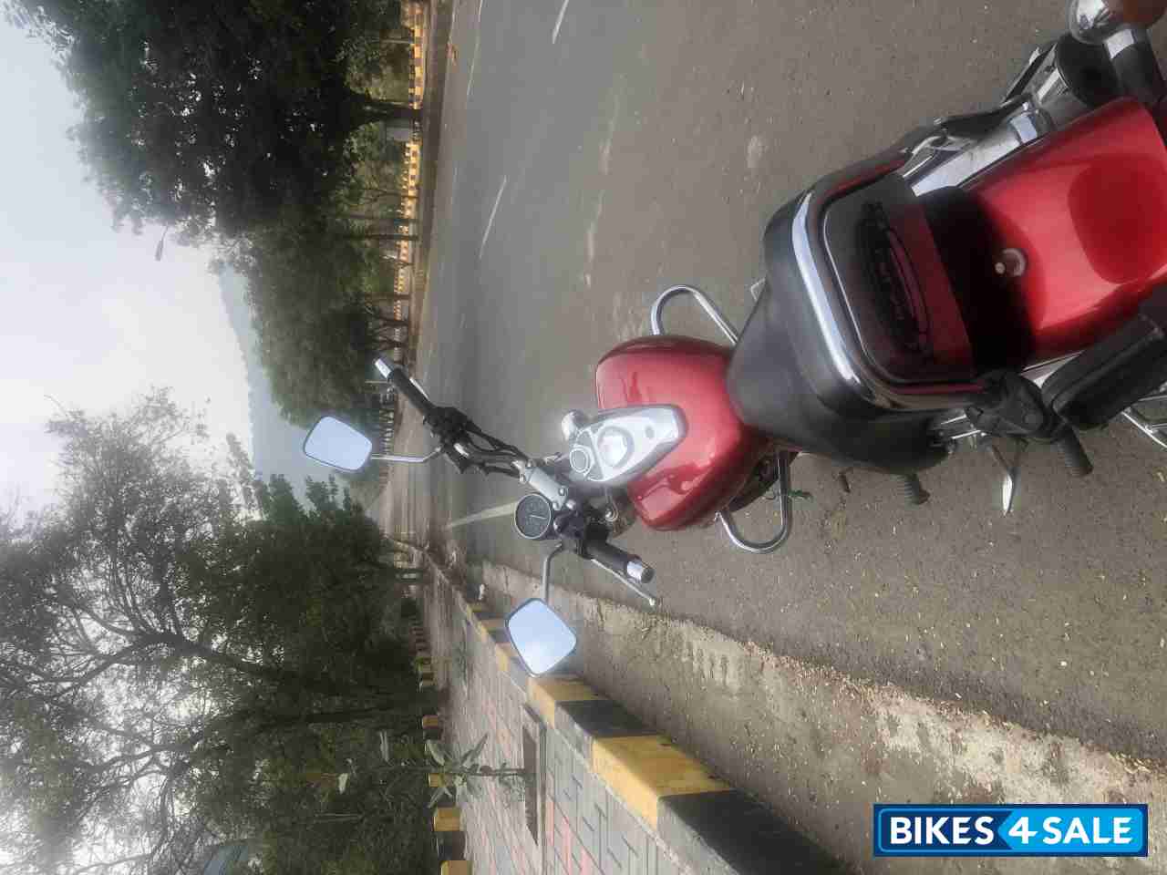 Bajaj Avenger 200 DTS-i