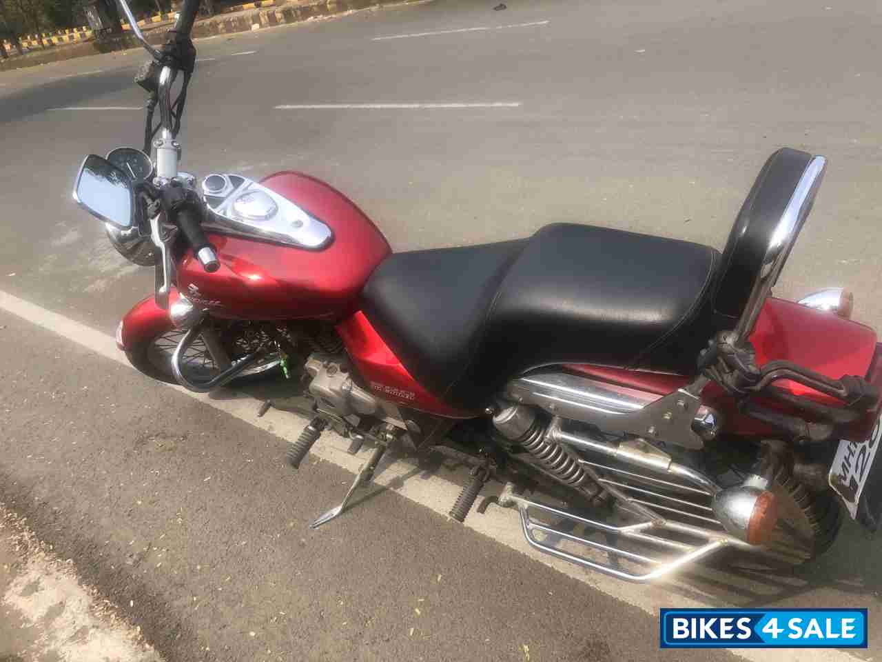 Bajaj Avenger 200 DTS-i