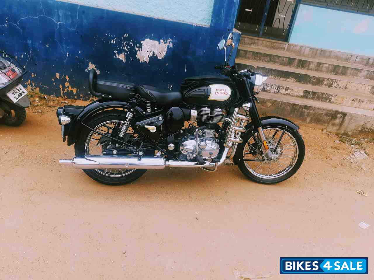 Black Royal Enfield Classic 350 Dual Channel BS6
