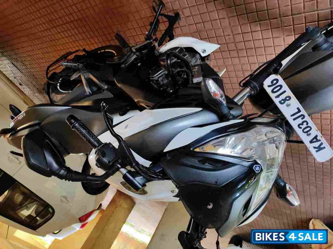 Bajaj Pulsar 200 NS