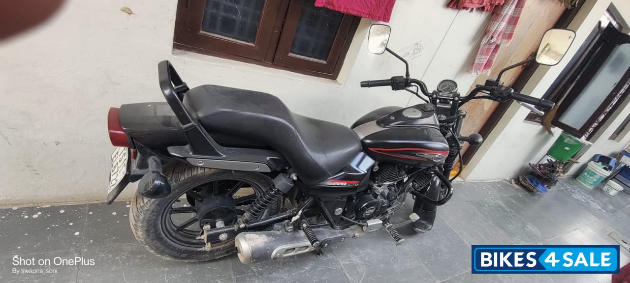 Black Bajaj Avenger Street 220