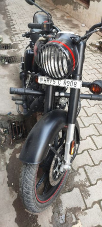 Royal Enfield Classic Stealth Black