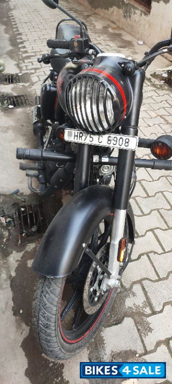 Royal Enfield Classic Stealth Black