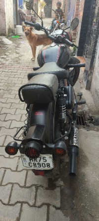 Royal Enfield Classic Stealth Black