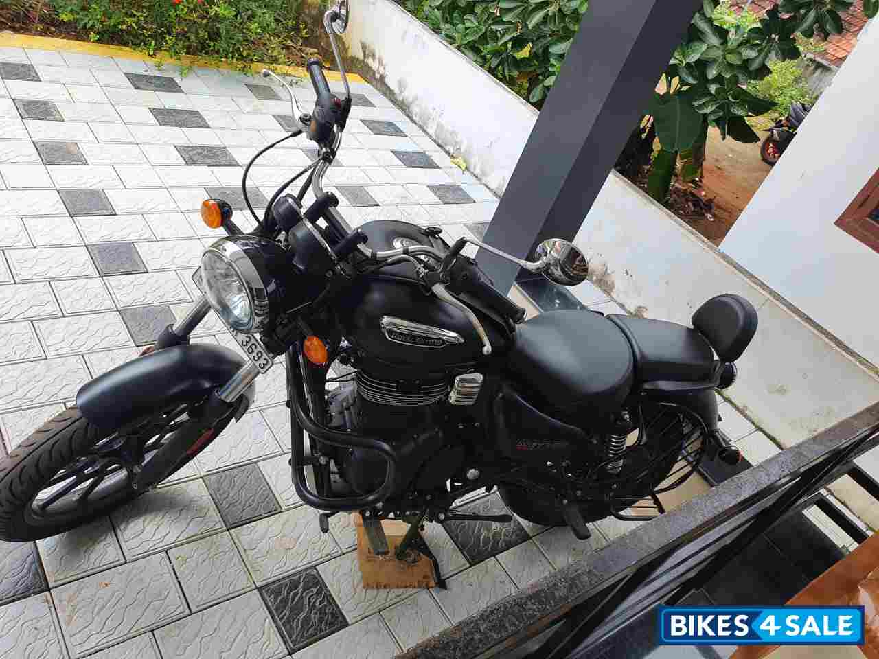 Black Matte Finish Royal Enfield Meteor 350 Stellar