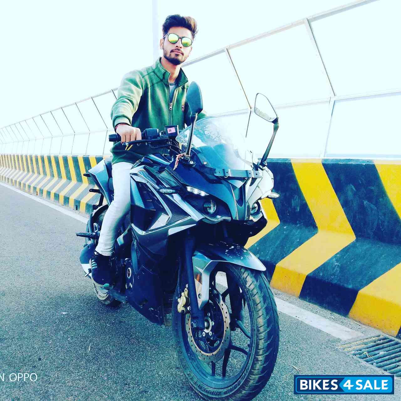 Black Bajaj Pulsar RS 200