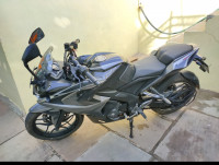Black Bajaj Pulsar RS 200