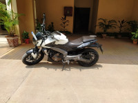 Moon White Bajaj Dominar 400
