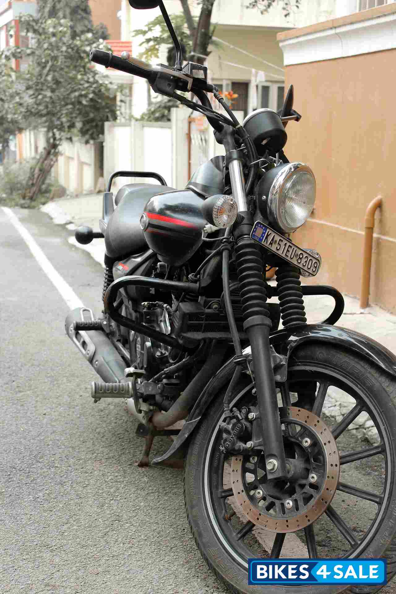 Bajaj Avenger Street 220