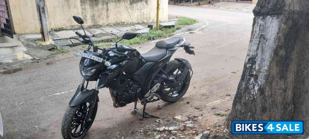 Yamaha FZ25