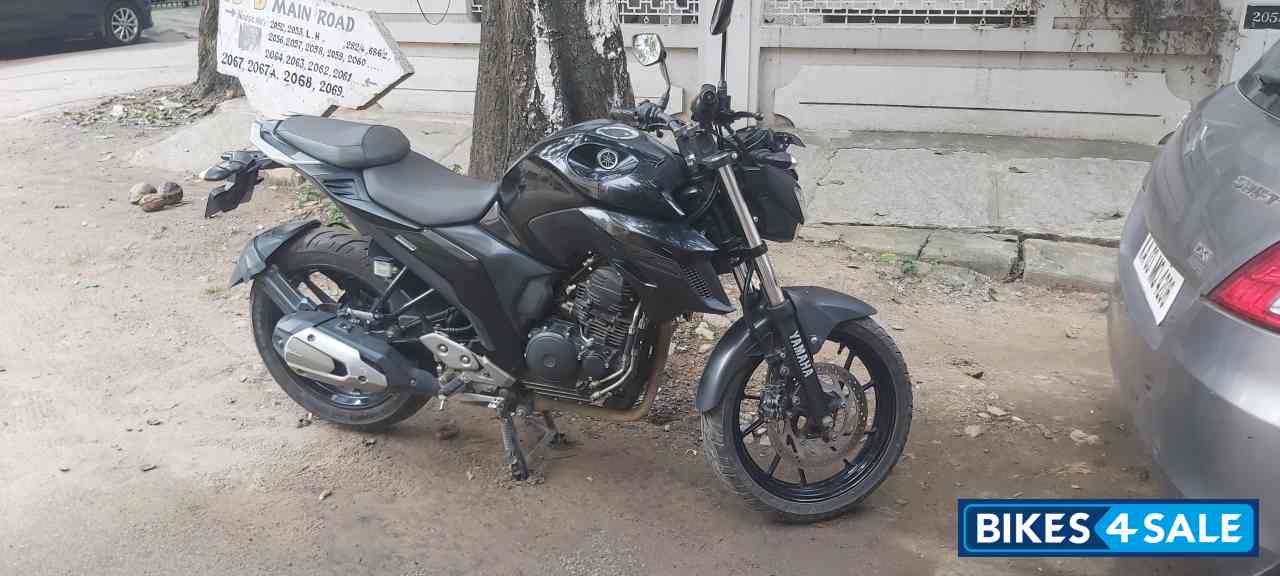 Yamaha FZ25