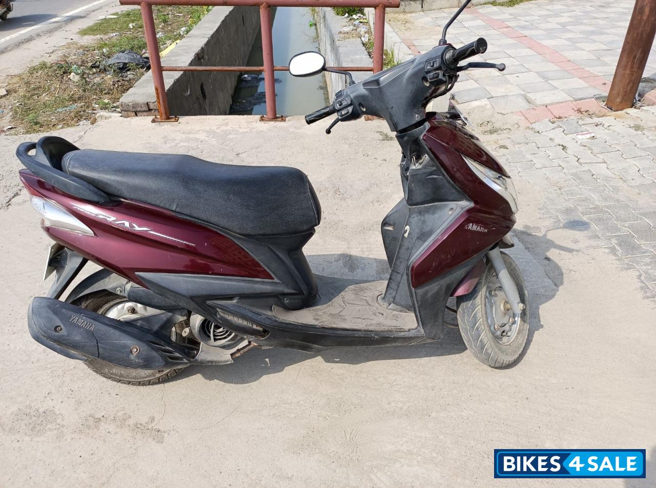 Burgundy Bliss Yamaha Ray