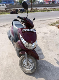 Burgundy Bliss Yamaha Ray