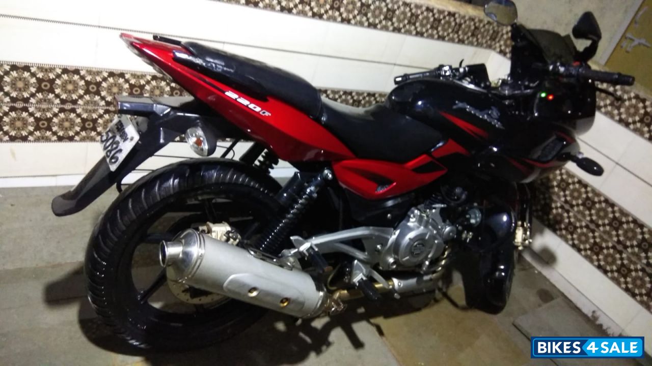 Bajaj Pulsar 220F